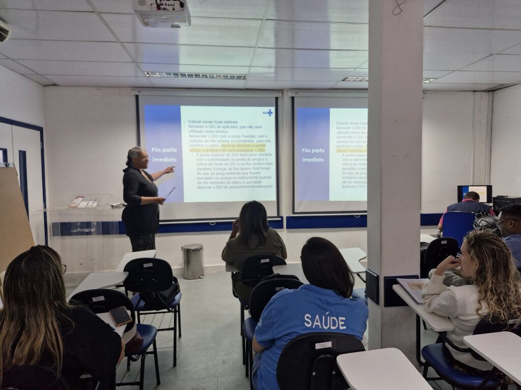 Segundo dia do Treinamento de Inserção, Revisão e Remoção de DIU