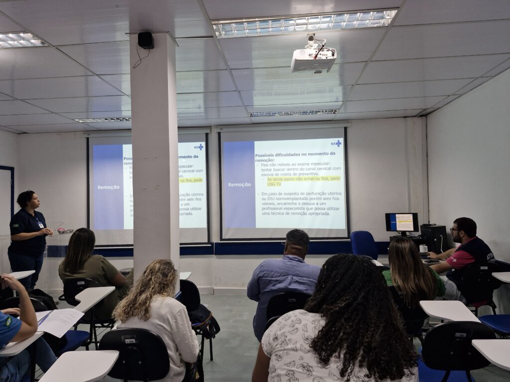 Segundo dia do Treinamento de Inserção, Revisão e Remoção de DIU